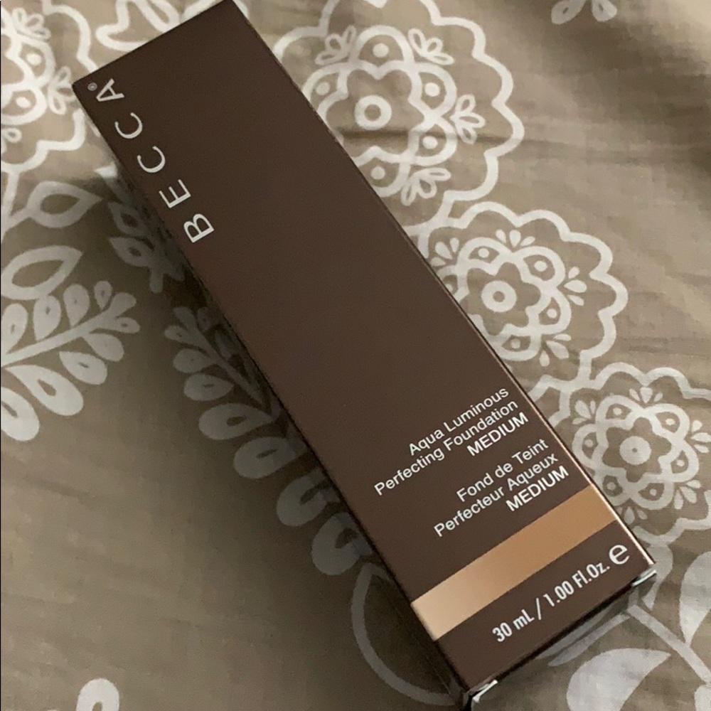 Becca - Aqua Luminous Perfecting Foundation